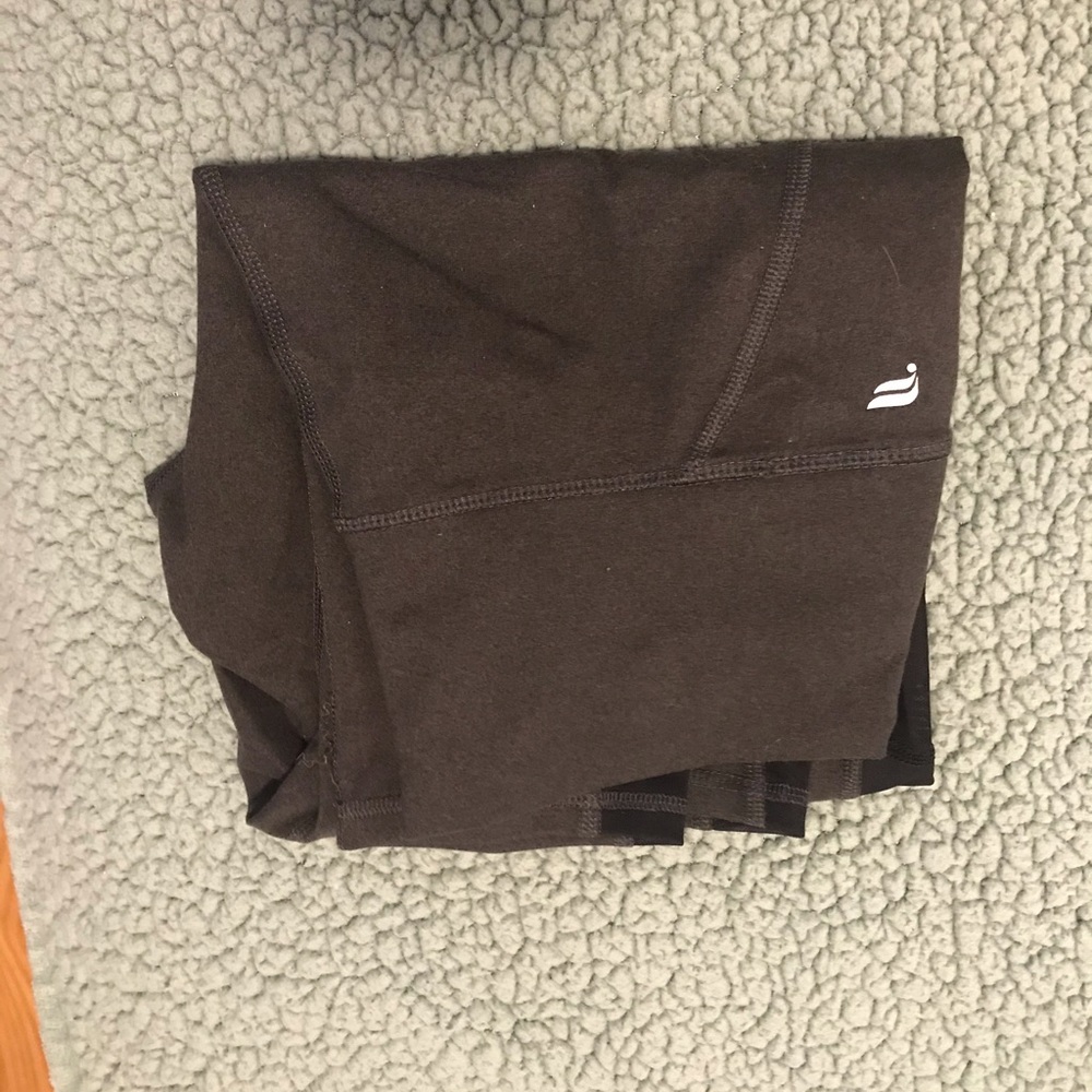 Cropped fabletics leggings